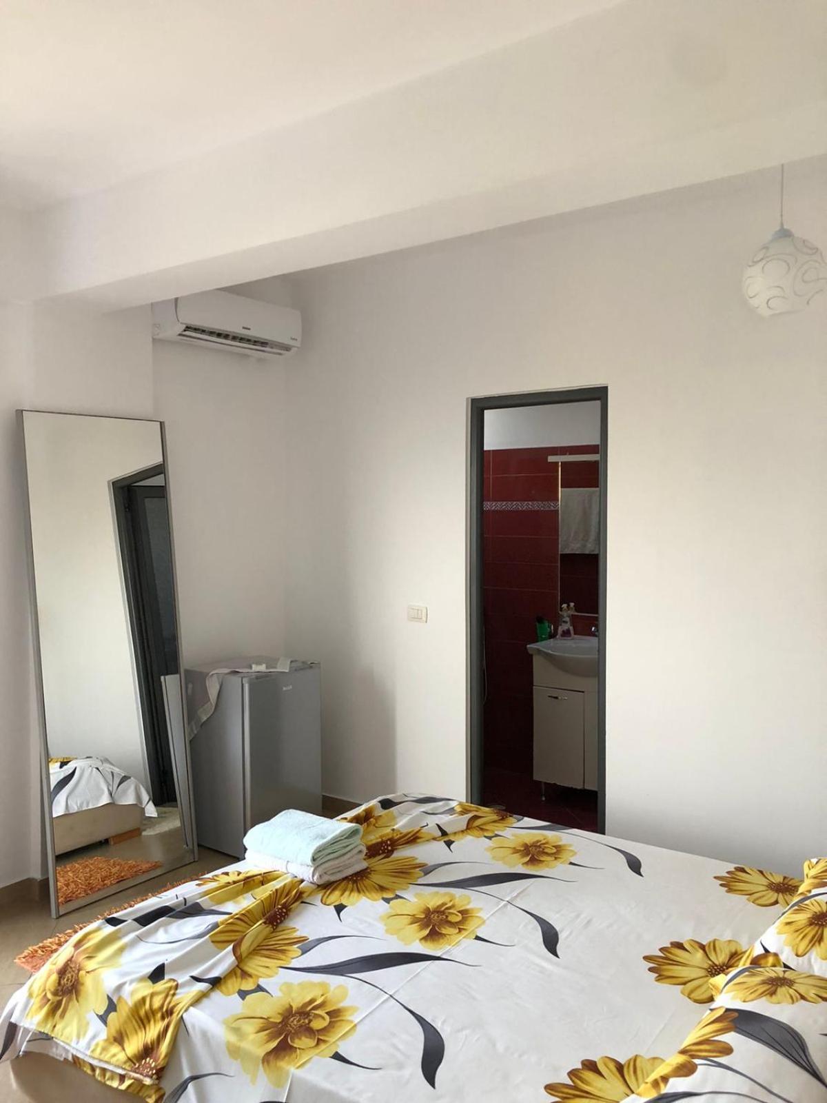 Mona'S Guesthouse Саранде Екстериор снимка