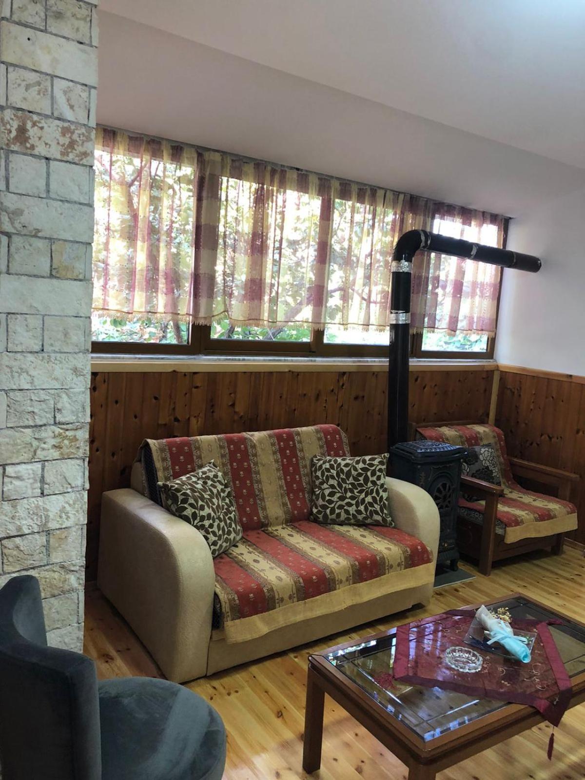 Mona'S Guesthouse Саранде Екстериор снимка