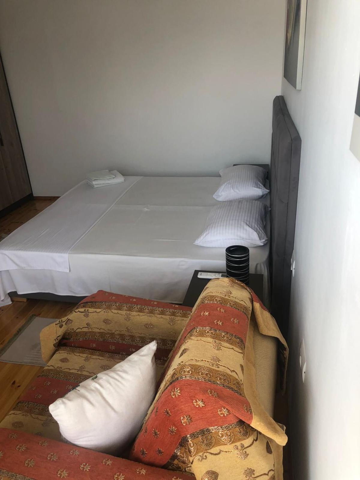 Mona'S Guesthouse Саранде Екстериор снимка